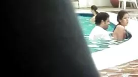 Le gars a enlevé sa  ...
