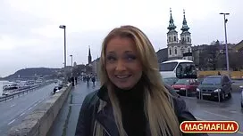 Belle lesbienne mure ...