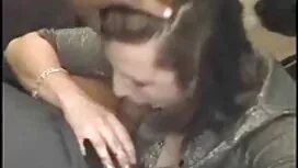 Cette blonde est à c ...